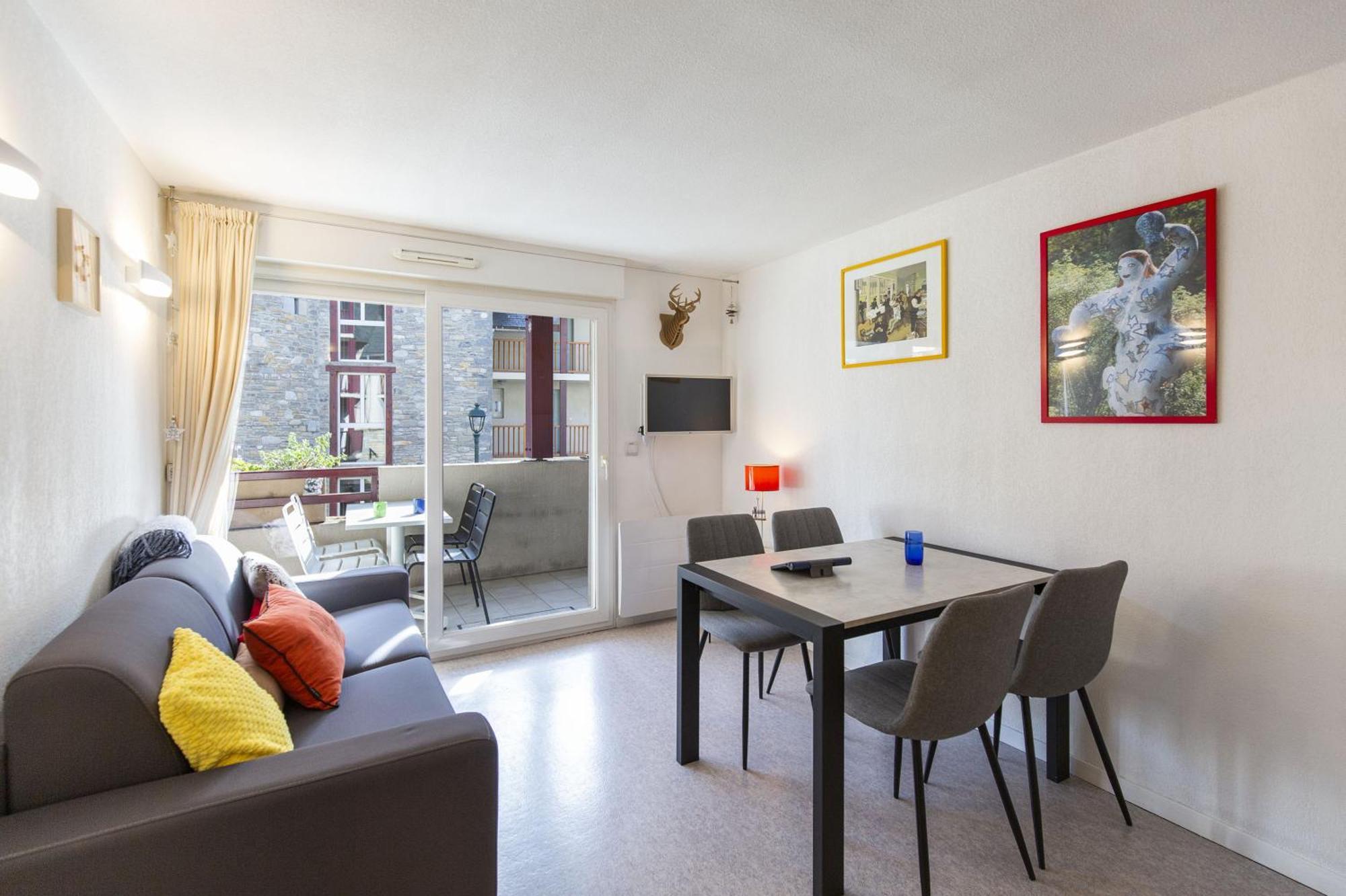 סן-לארי-סולאן Appt 4 Pers Tout Equipe, Hypercentre Village, Fibre, Garage, Linge Fourni מראה חיצוני תמונה